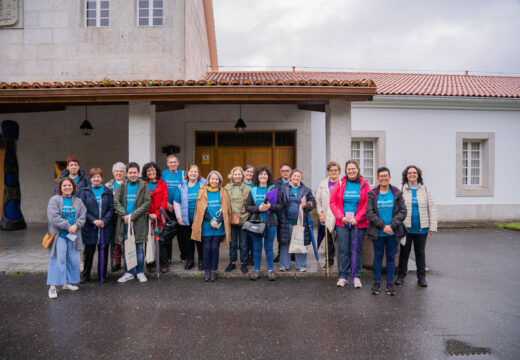 ‘Mulleres que abren camiños para a igualdade’, o primeiro roteiro guiado en autobús de ‘Bergondo en feminino’, reúne a 17 persoas